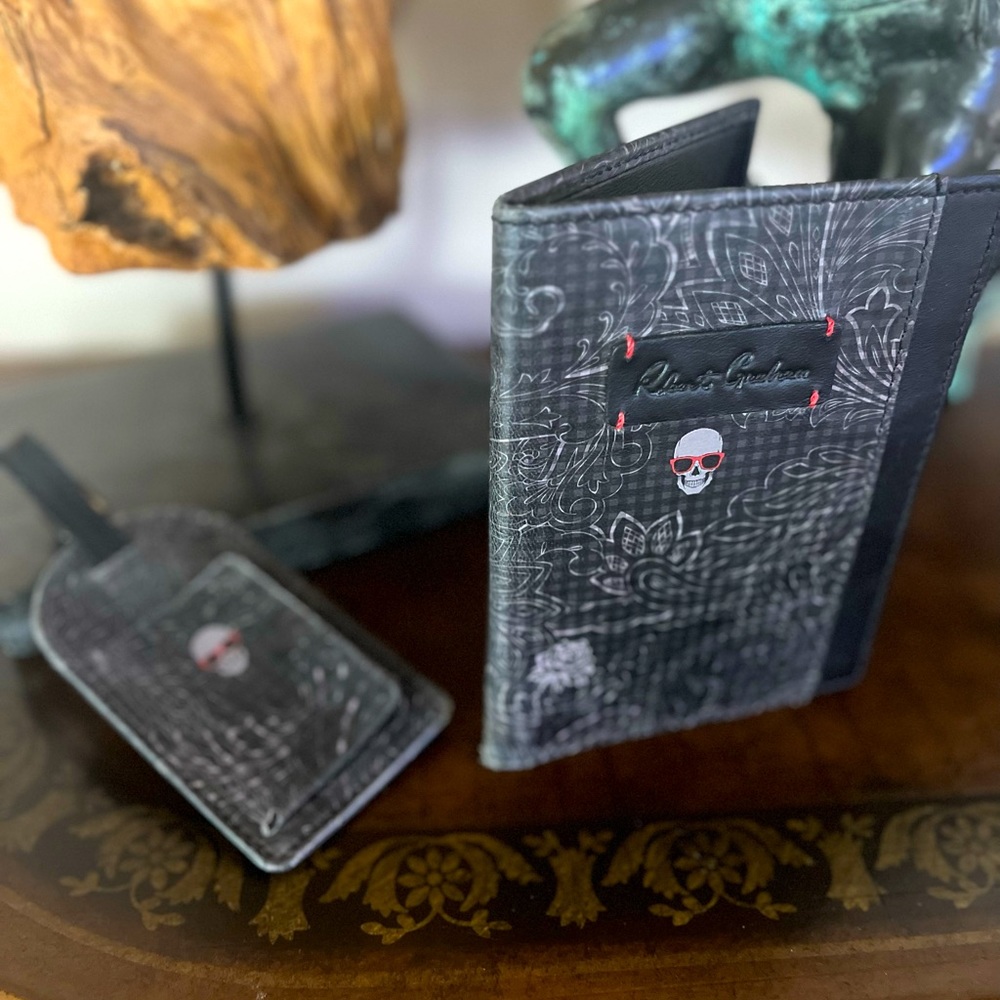 Robert Graham Passport Holder & Luggage Tag